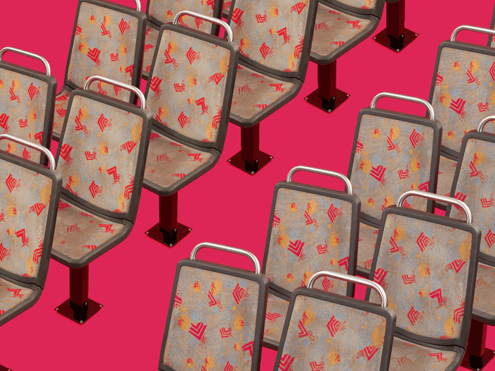 des rangées de sièges de bus